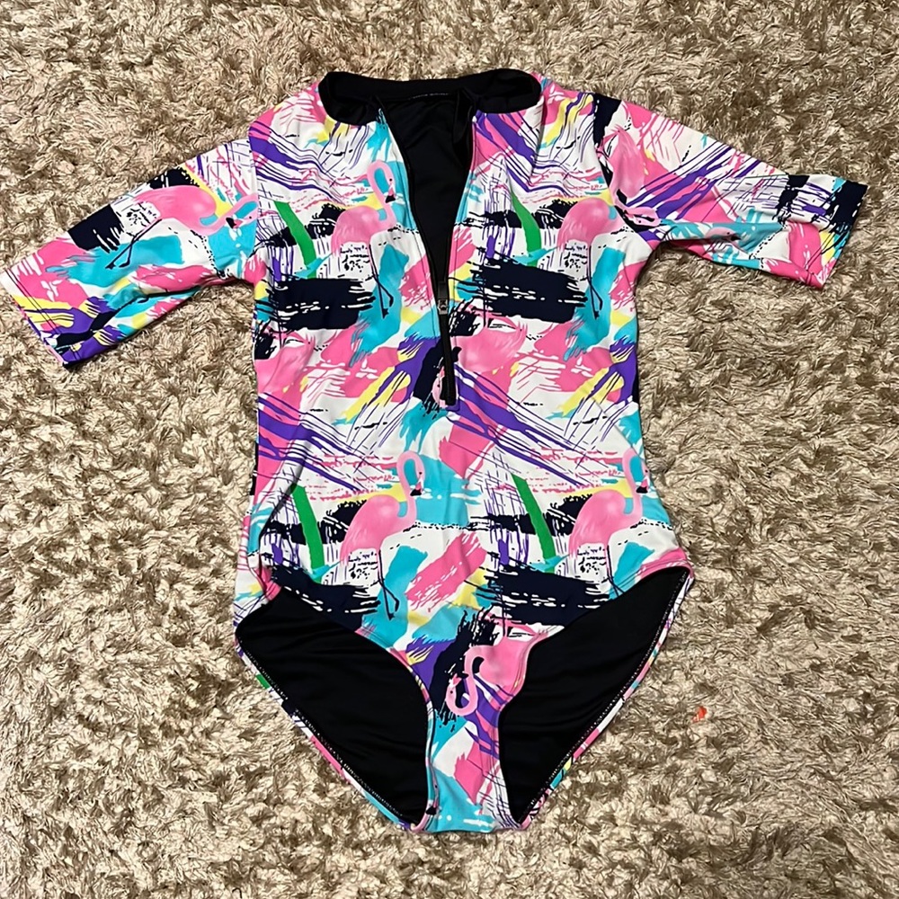 Medium bathing suite
